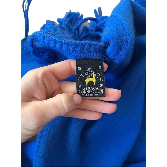 Alpaca Connection Poncho Fringes Blue button Front Alpaca Blend - Picture 3 of 7